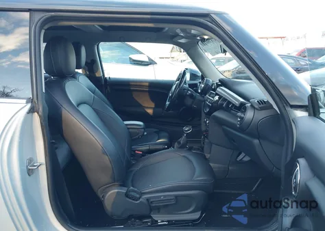 2015 Mini Hardtop Cooper z USA, uszkodzony, nr VIN WMWXM5C57F3B34115